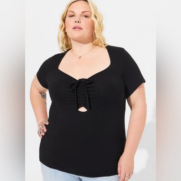 New WithTag Torrid Foxy Keyhole Sweetheart Tie Top - Picture 2 of 3